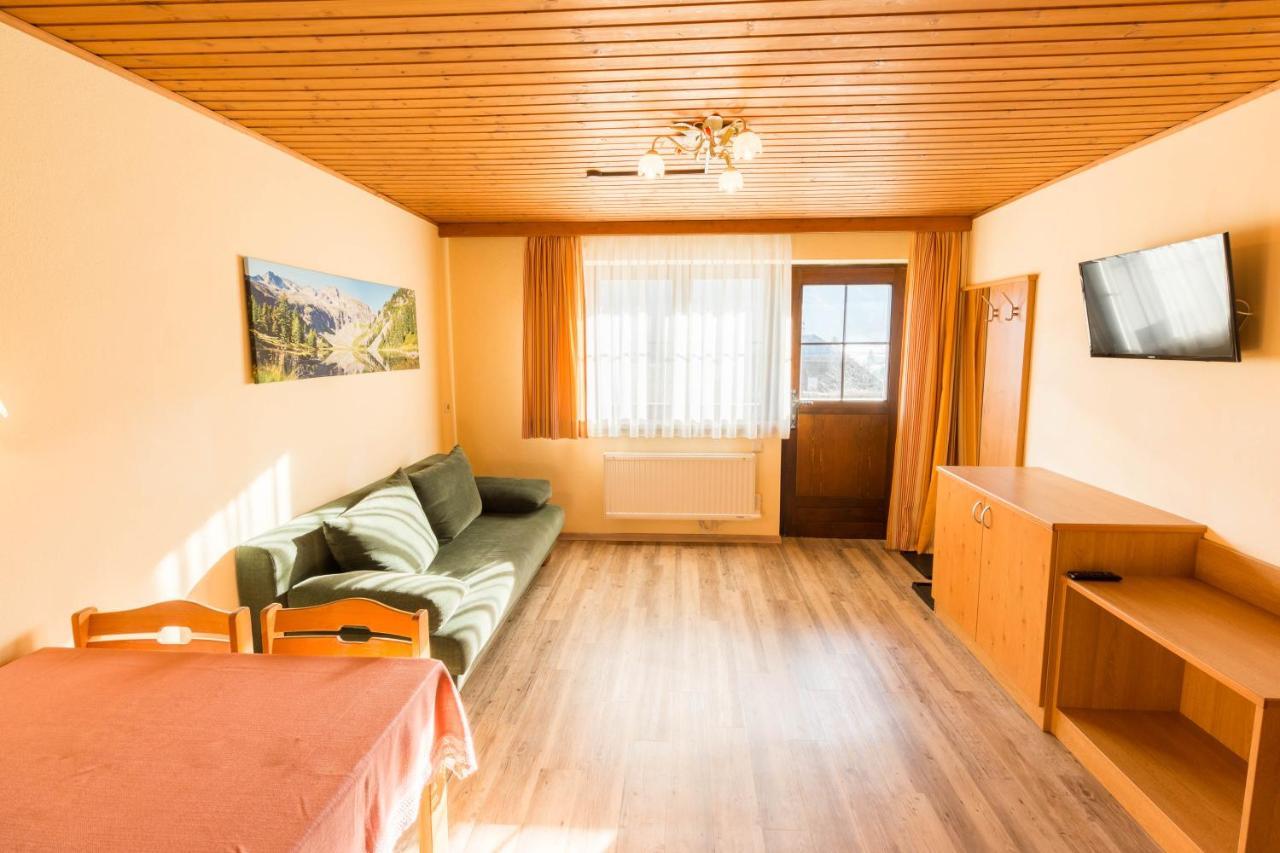 Hotel Weissenstein Санкт-Міхель-ім-Лунгау Екстер'єр фото