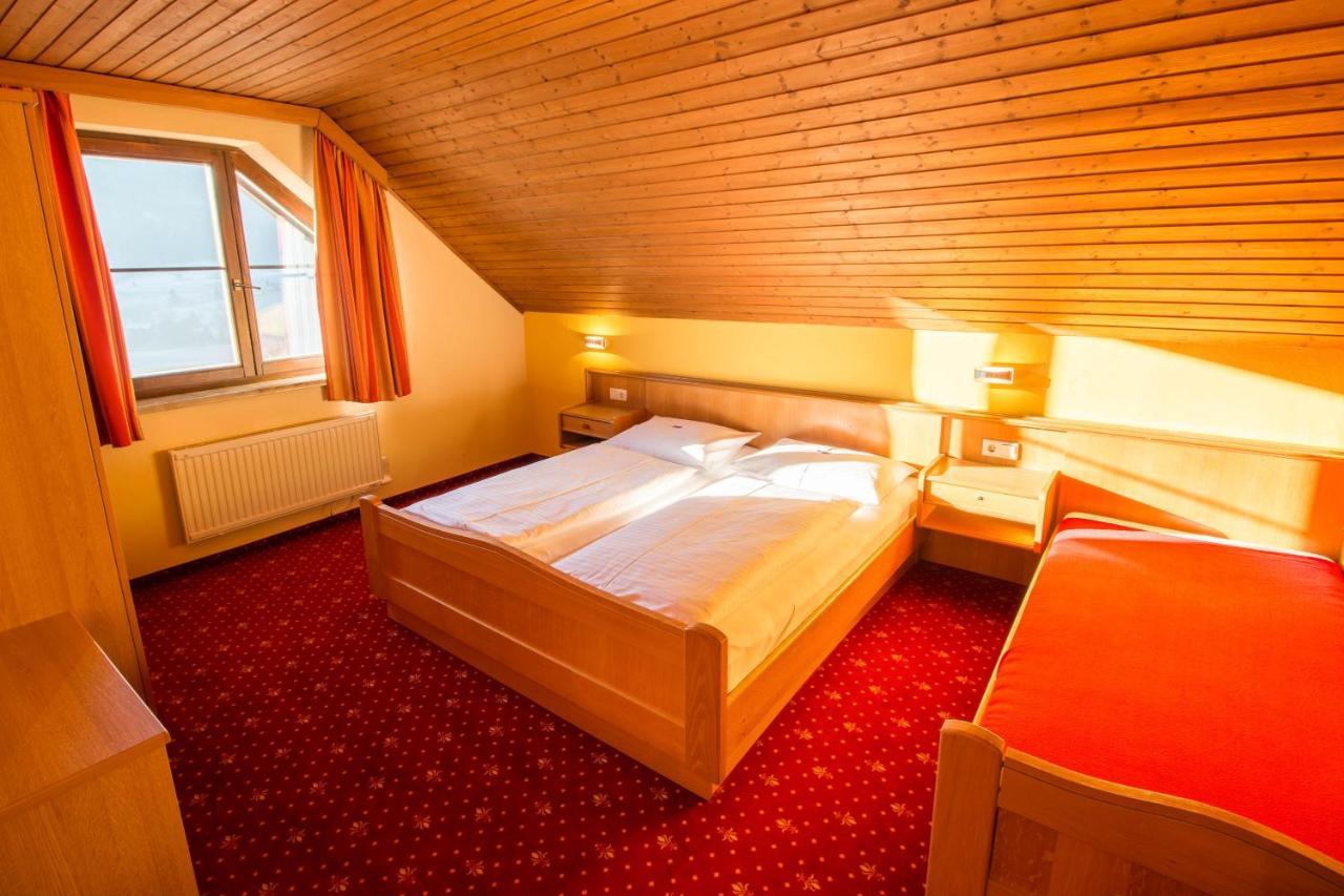 Hotel Weissenstein Санкт-Міхель-ім-Лунгау Екстер'єр фото