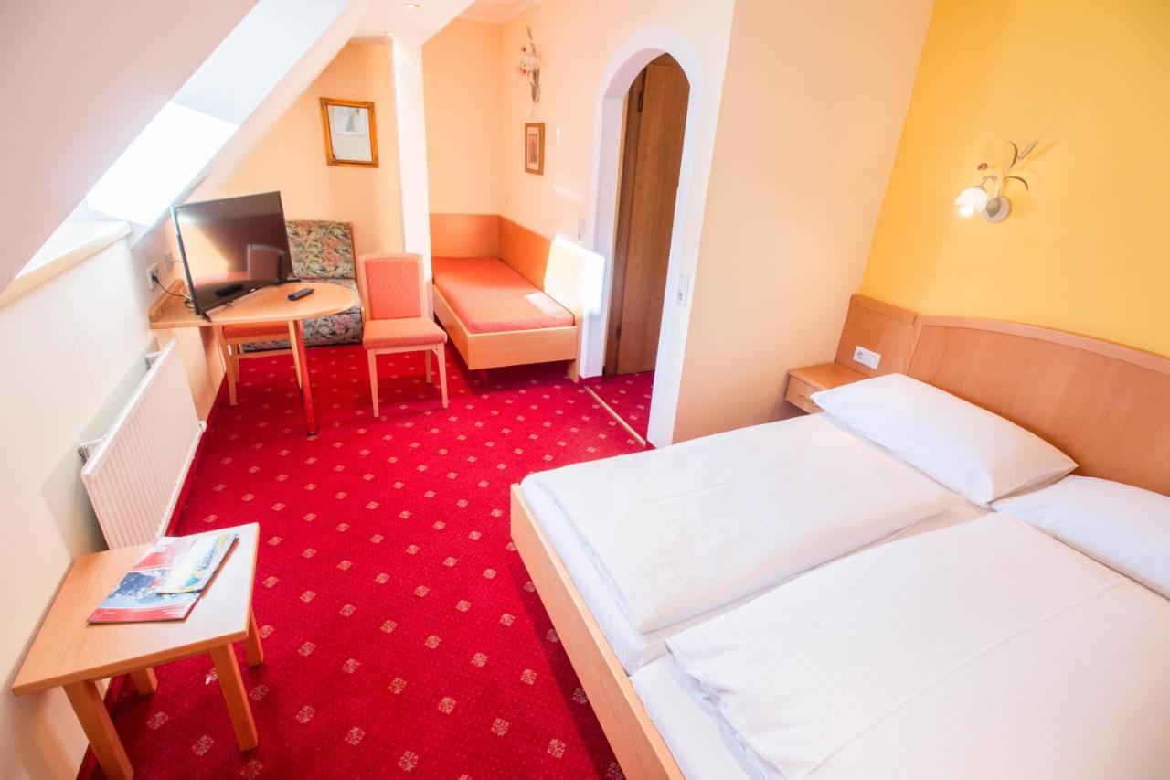 Hotel Weissenstein Санкт-Міхель-ім-Лунгау Екстер'єр фото