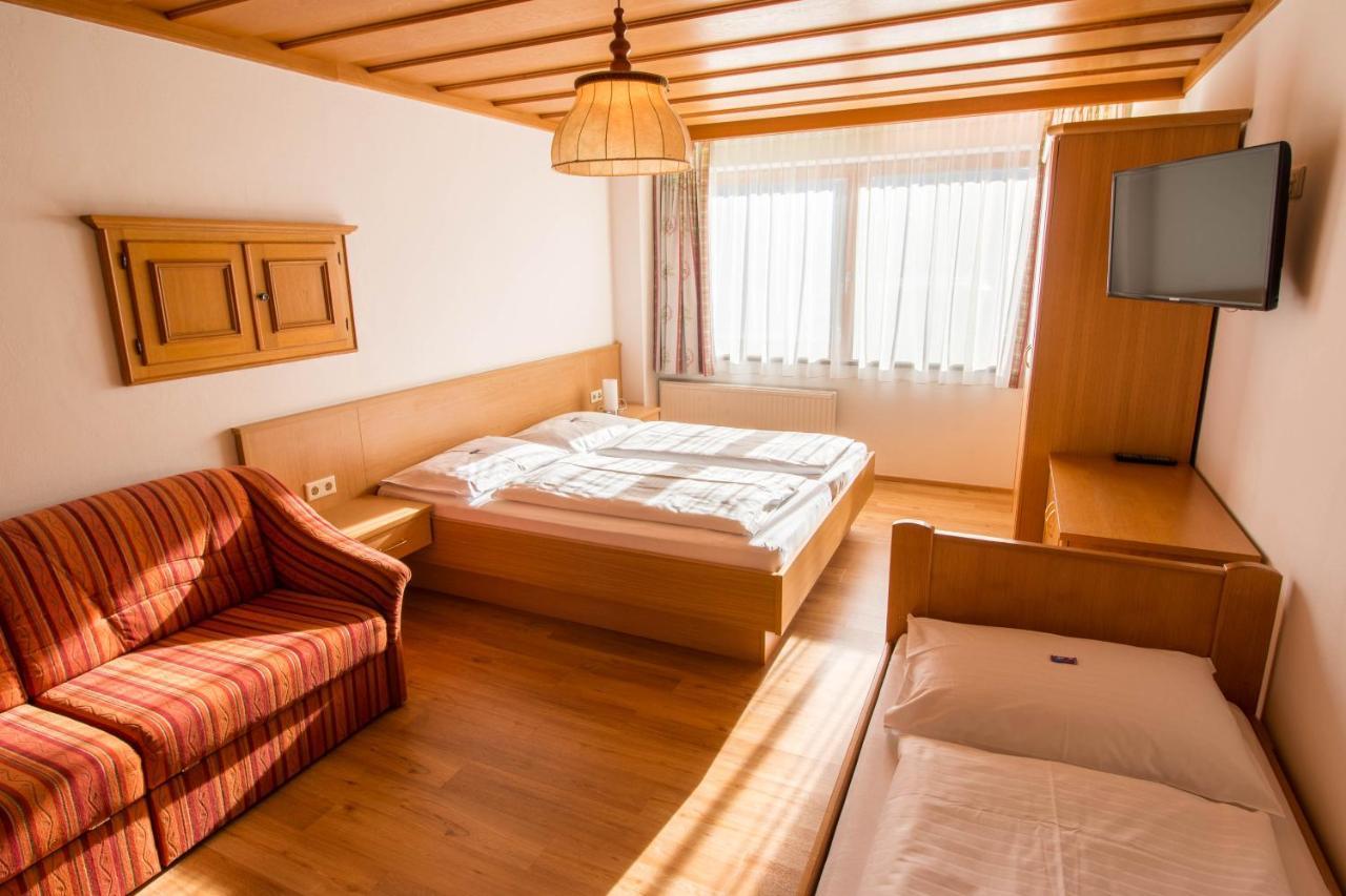 Hotel Weissenstein Санкт-Міхель-ім-Лунгау Екстер'єр фото