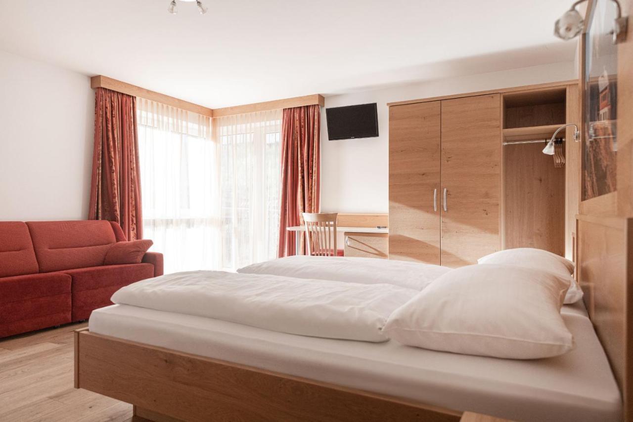 Hotel Weissenstein Санкт-Міхель-ім-Лунгау Екстер'єр фото